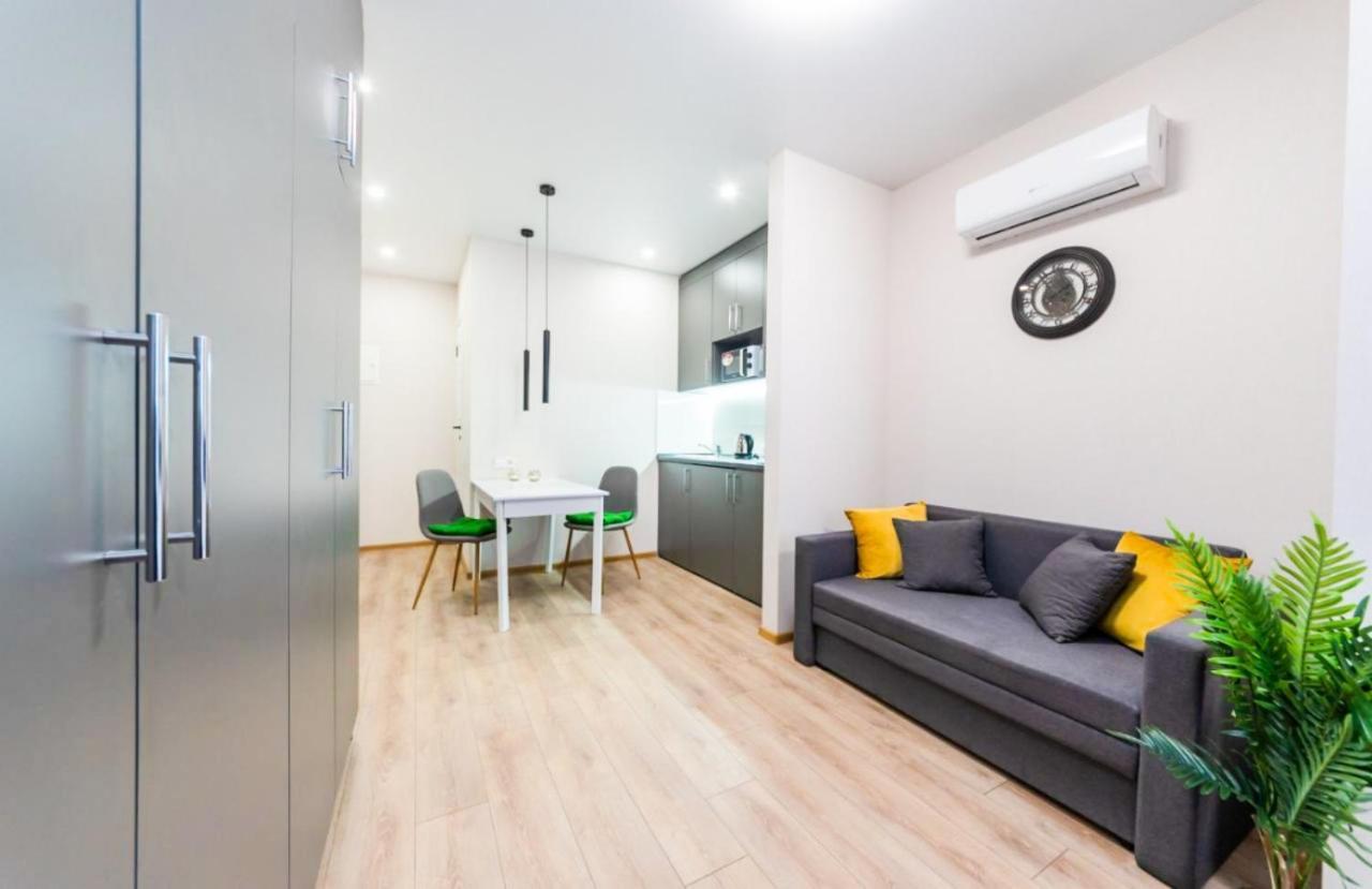 Шикарные Апартаменты, Ревудского 40В, 3 Мин Пешком М Харьковская Kiew Exterior foto