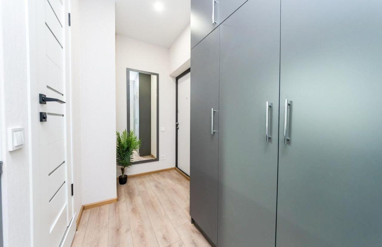 Шикарные Апартаменты, Ревудского 40В, 3 Мин Пешком М Харьковская Kiew Exterior foto