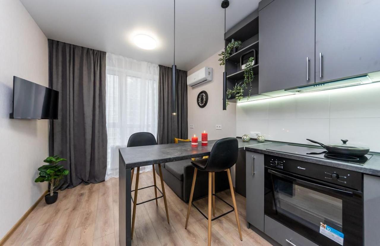 Шикарные Апартаменты, Ревудского 40В, 3 Мин Пешком М Харьковская Kiew Exterior foto