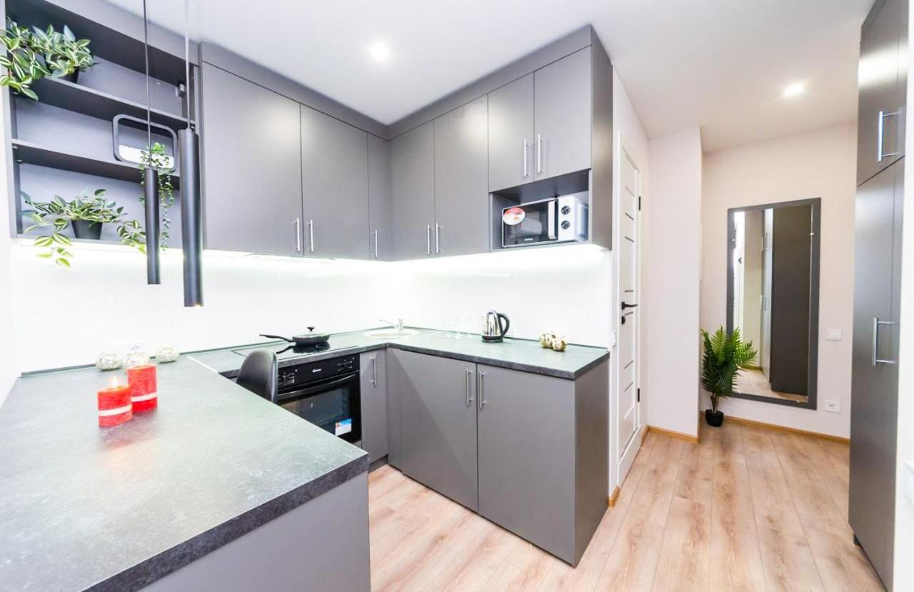 Шикарные Апартаменты, Ревудского 40В, 3 Мин Пешком М Харьковская Kiew Exterior foto