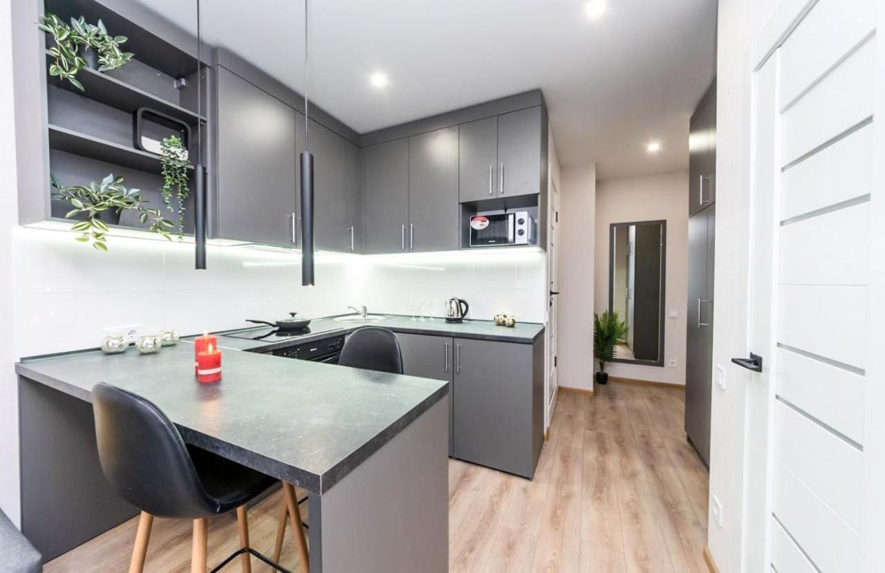 Шикарные Апартаменты, Ревудского 40В, 3 Мин Пешком М Харьковская Kiew Exterior foto